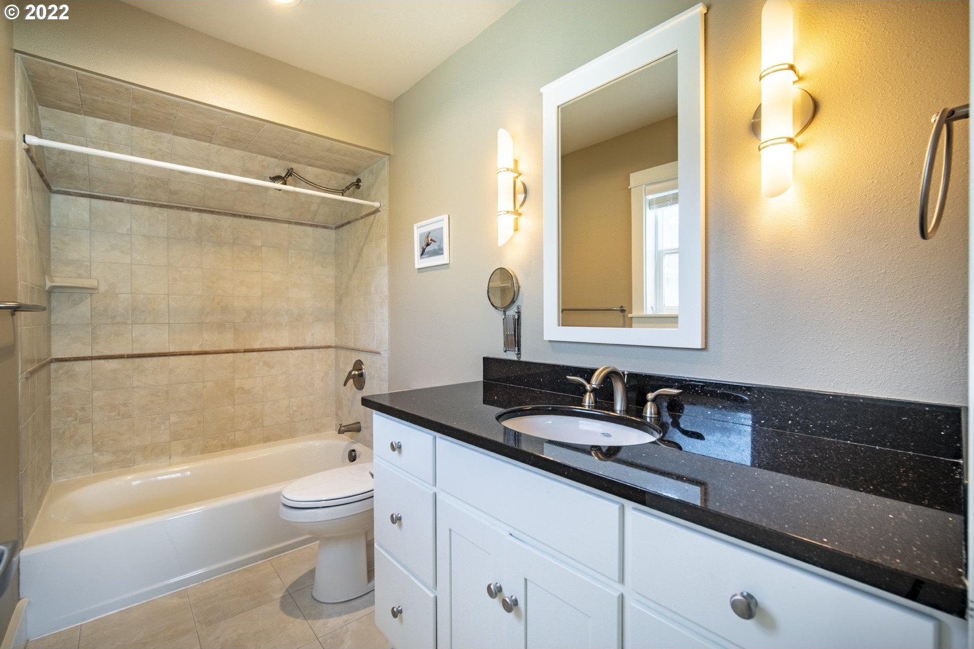 Ginkgo Ct, Bandon, OR 97411