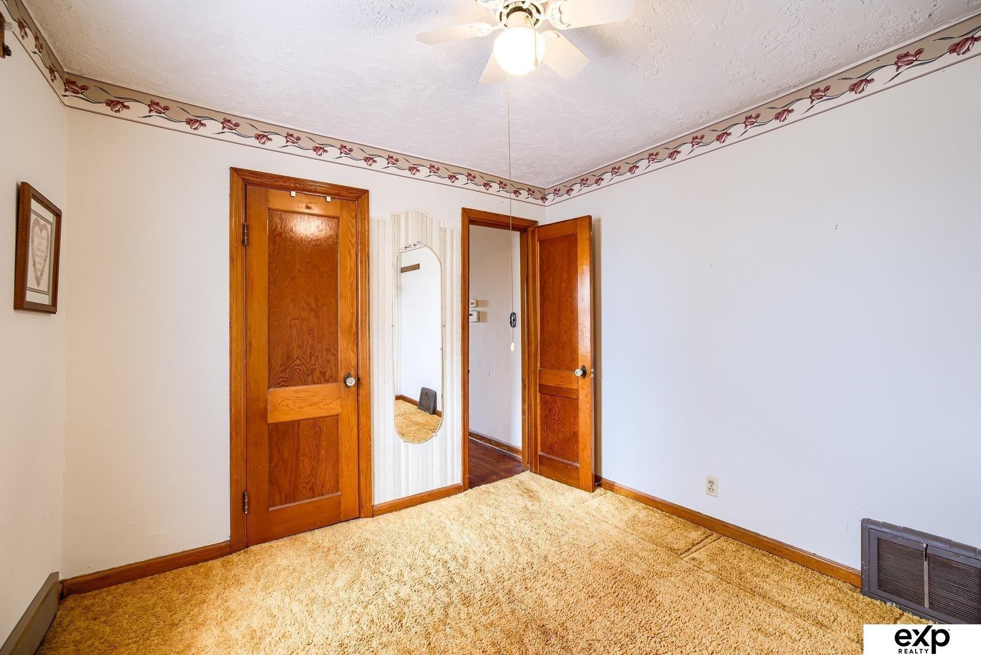 R St, Omaha, NE 68107