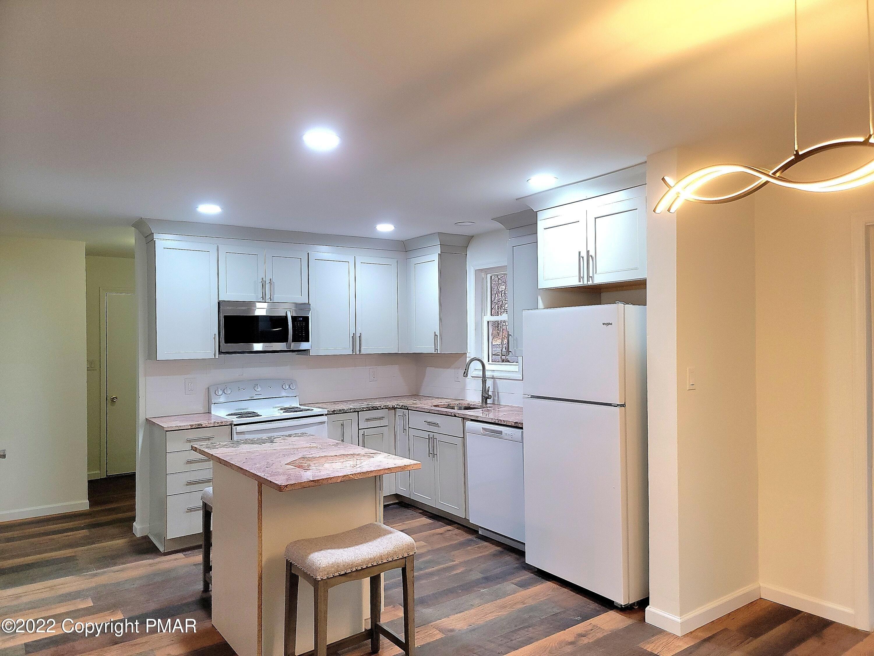 Westwood Dr, Tobyhanna, PA 18466