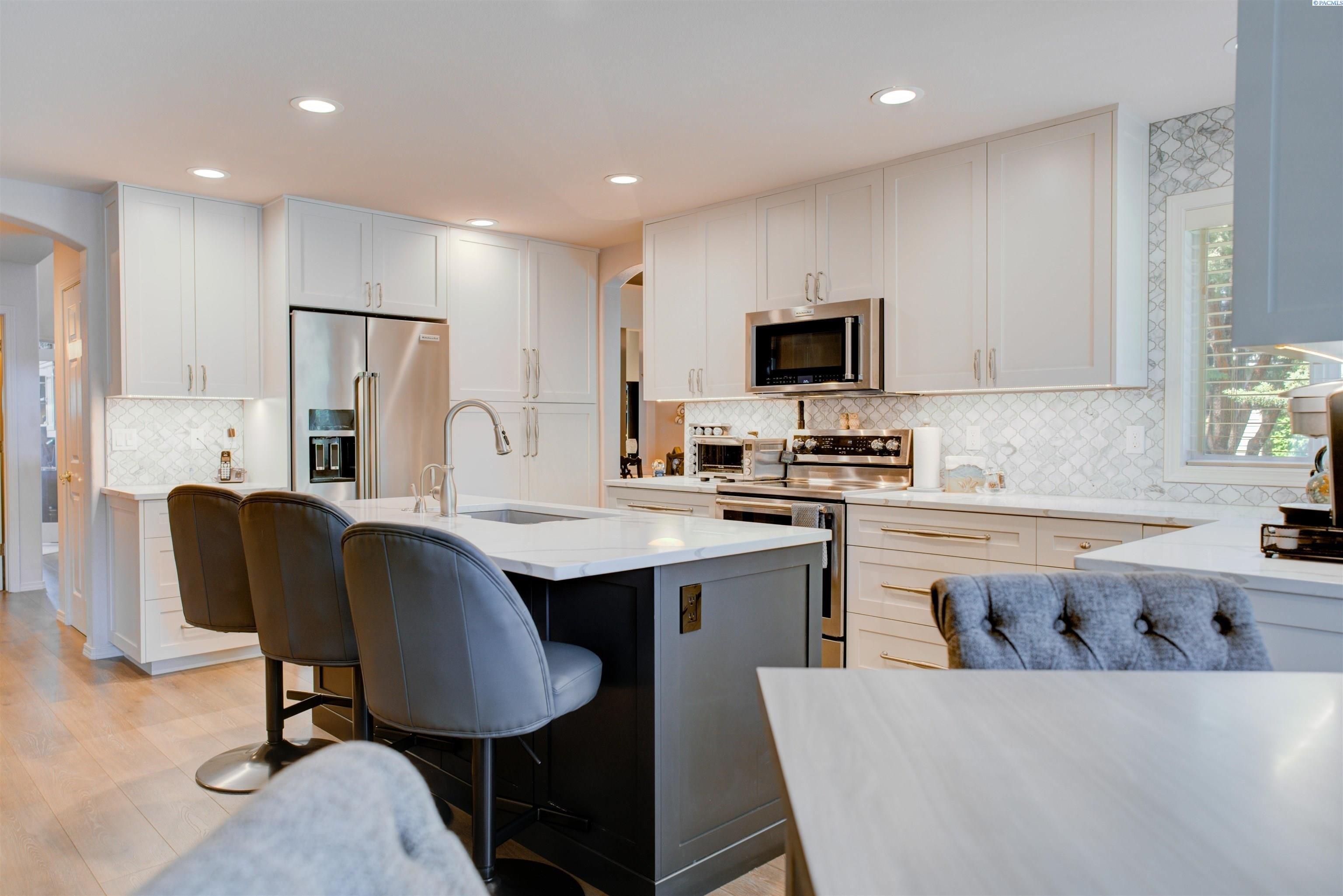 S Ledbetter St, Kennewick, WA 99337