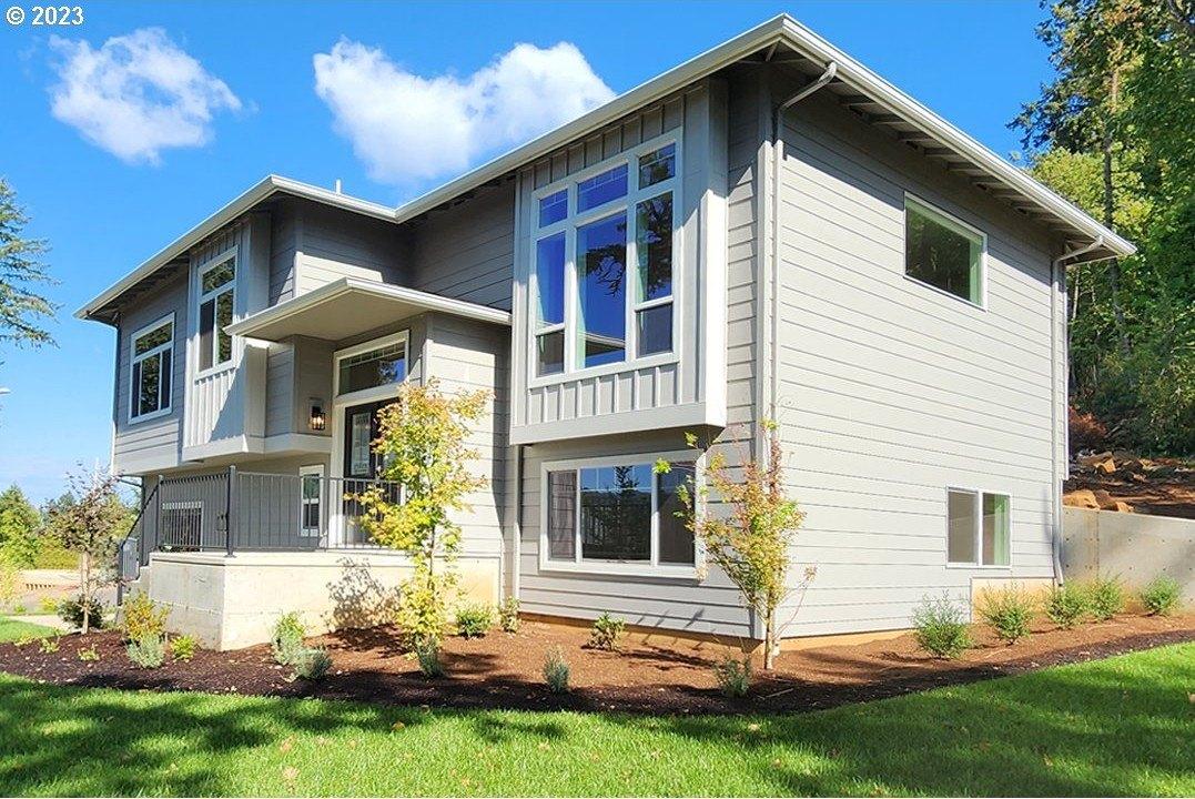 River Heights Dr, Springfield, OR 97477