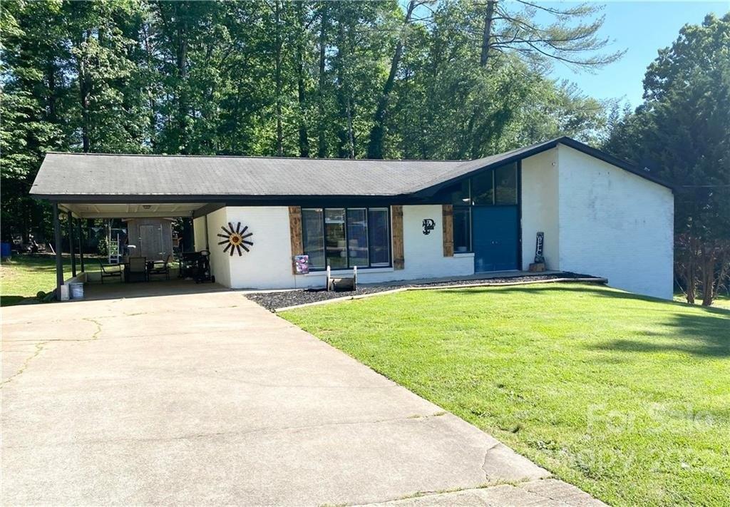 Spencer Heights Ct, Lenoir, NC 28645