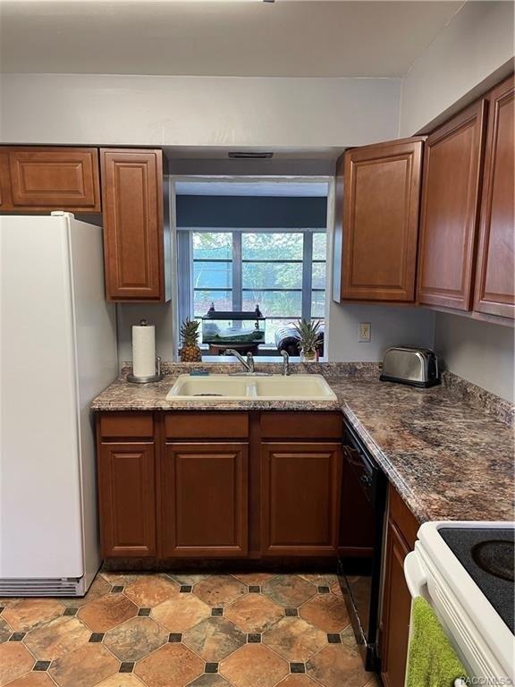 W Howard Pl, Citrus Springs, FL 34434