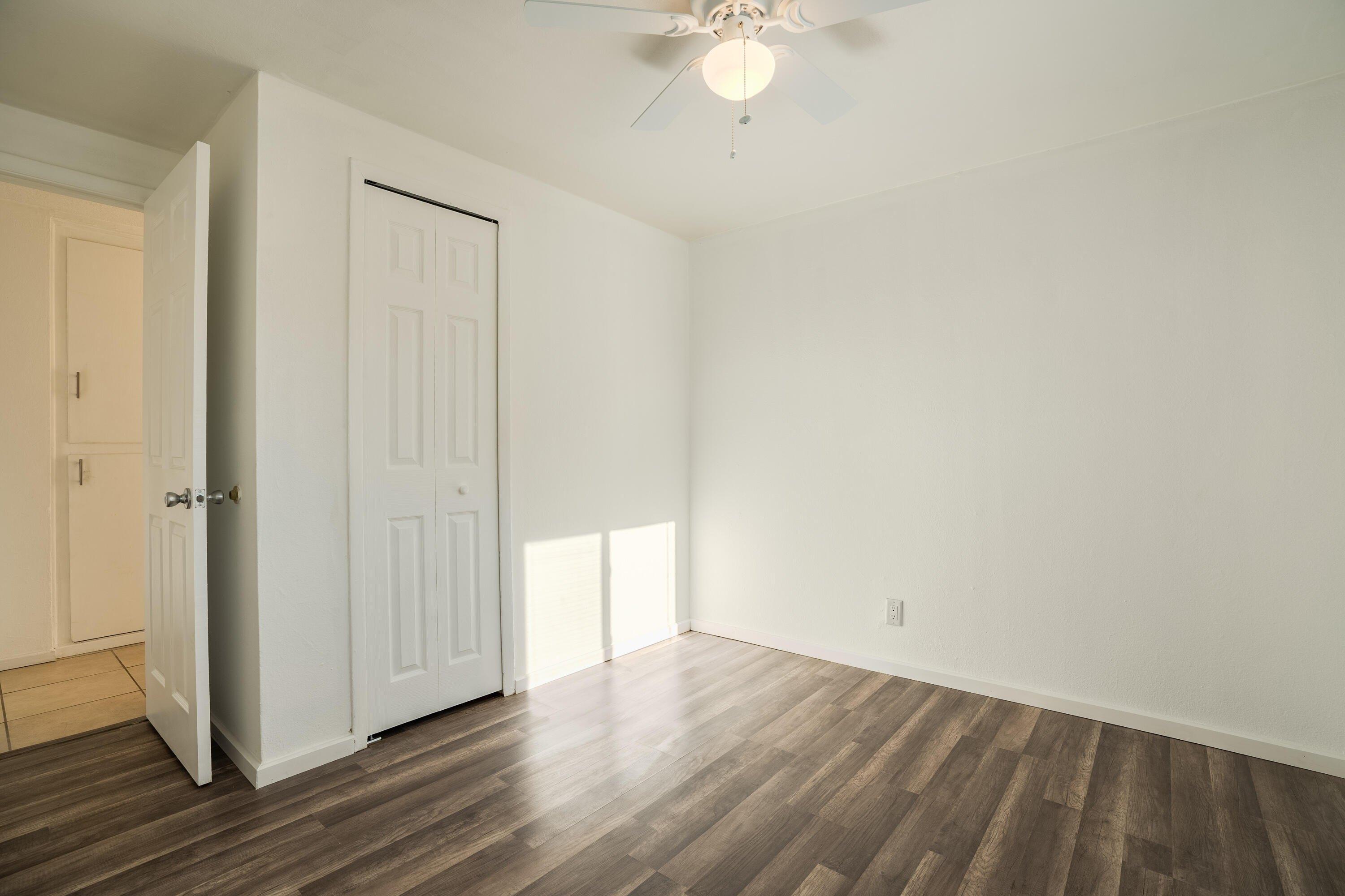 Maxine St Ne, Albuquerque, NM 87112