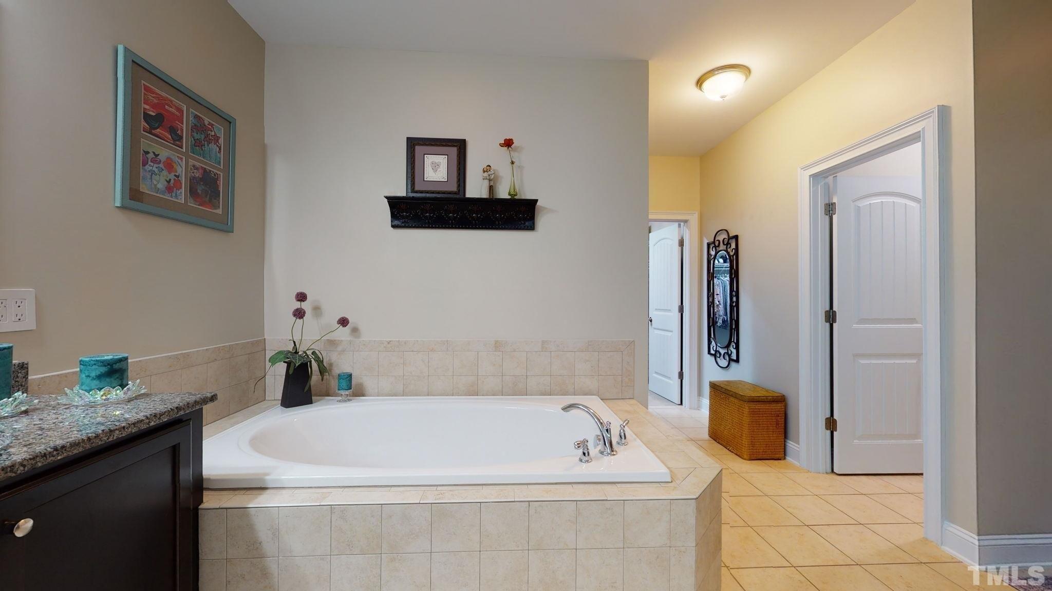 Baybriar Dr, Raleigh, NC 27613
