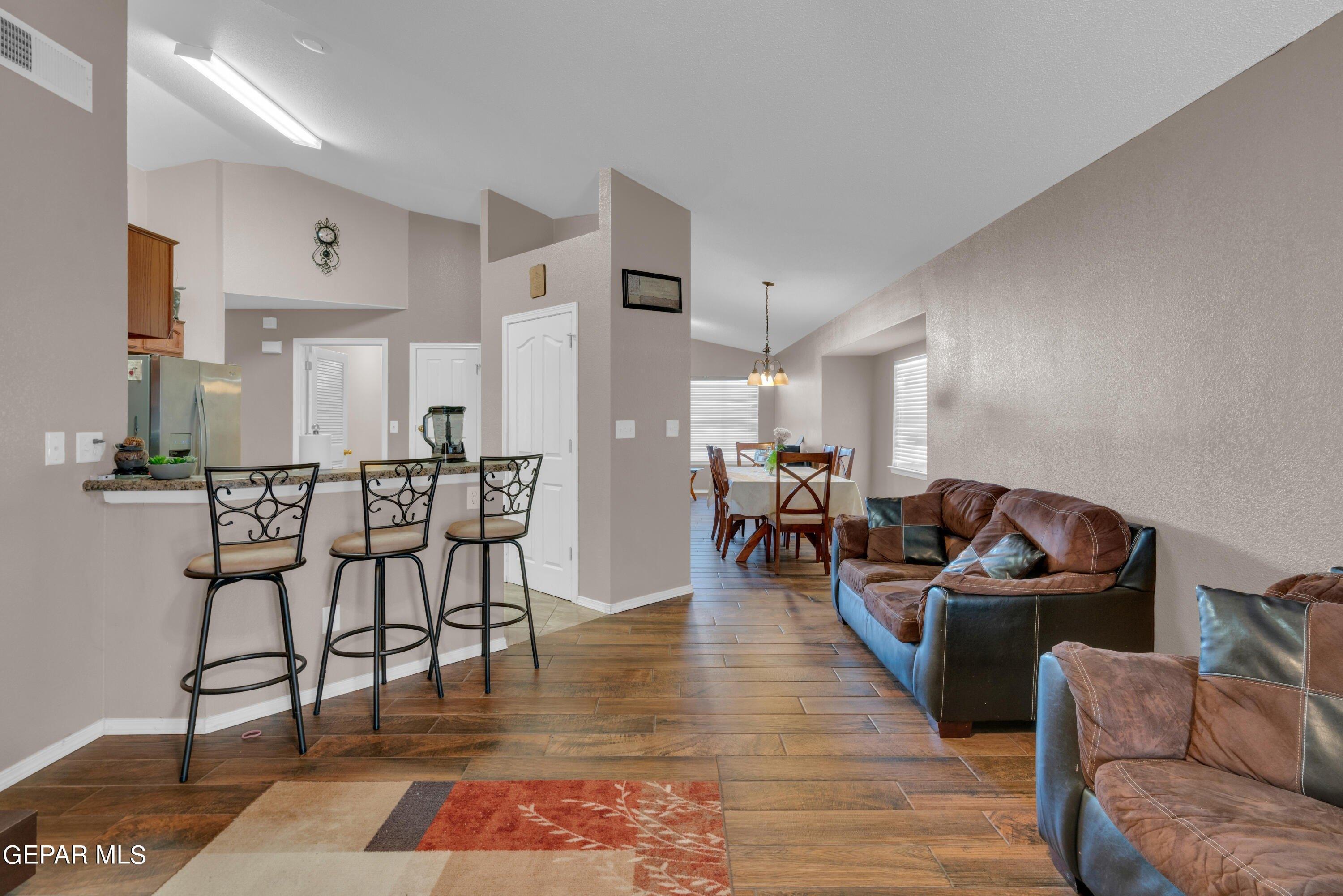 Darkshire Ct, El Paso, TX 79928