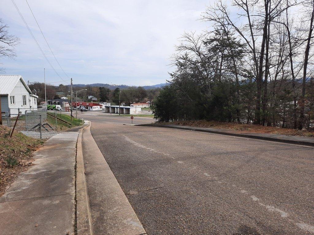 English St, Newport, TN 37821