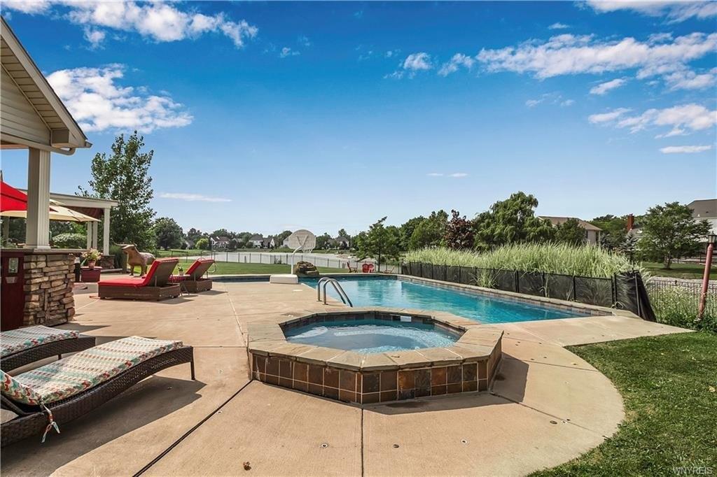 Melissa Renee Ct, Buffalo, NY 14221