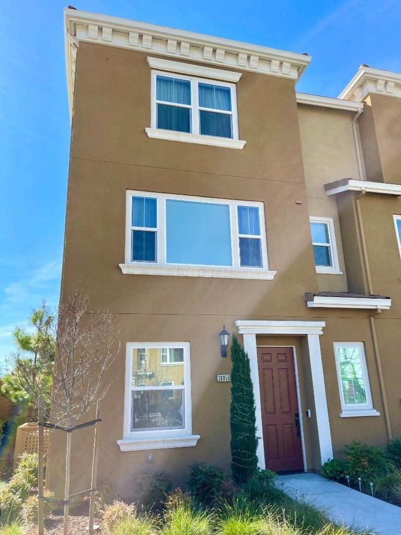 Dandelion Pl, Newark, CA 94560