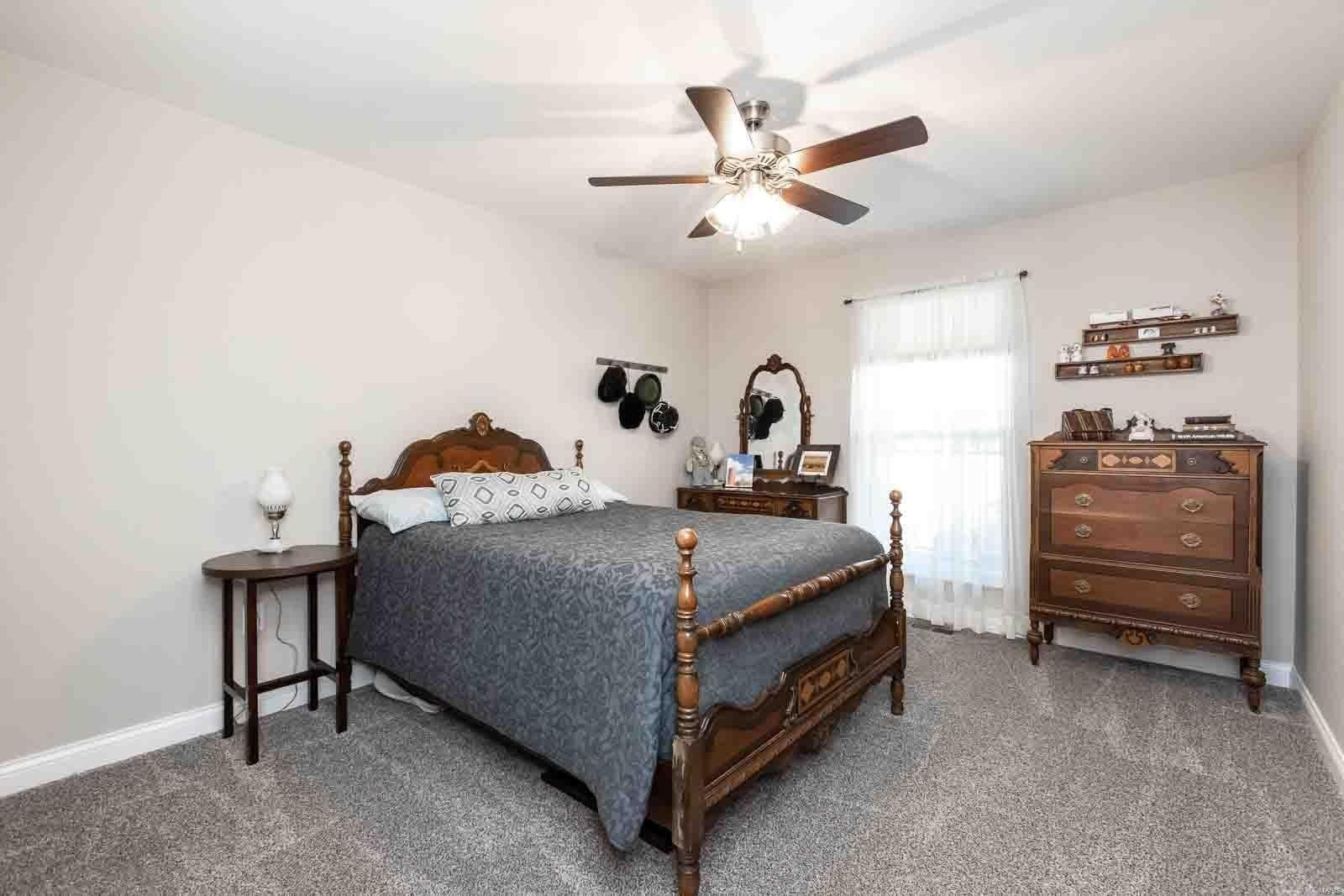 Welsch Dr, Belleville, IL 62221