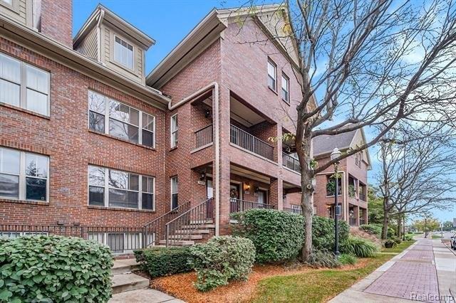 S Main St, Royal Oak, MI 48067