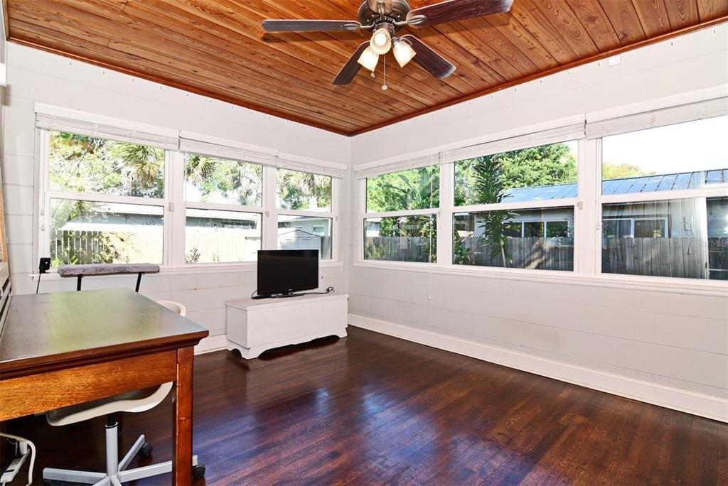 Formosa Ave, Orlando, FL 32804