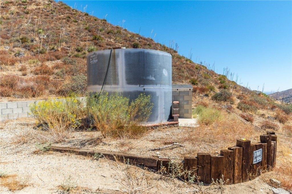 Johnson Rd, Lake Hughes, CA 93532