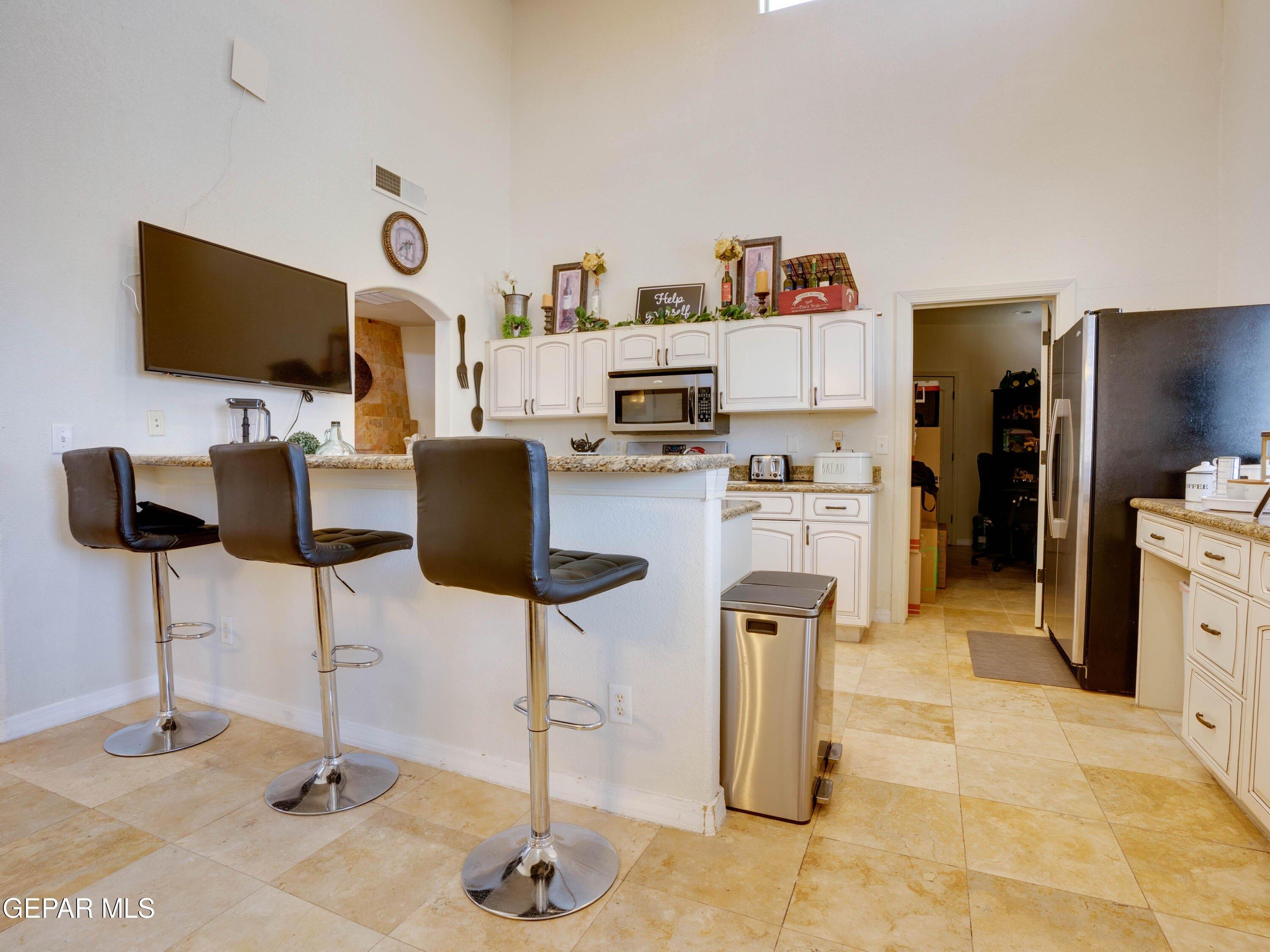La Mirada Cir, El Paso, TX 79932