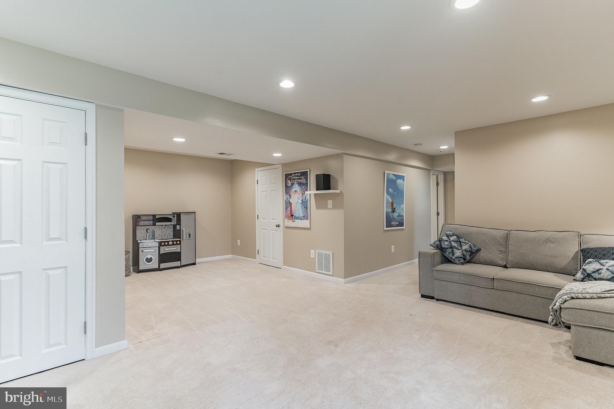 Deep Spring Pl, Waldorf, MD 20601
