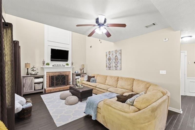 Laurel Cove Dr, Snellville, GA 30078