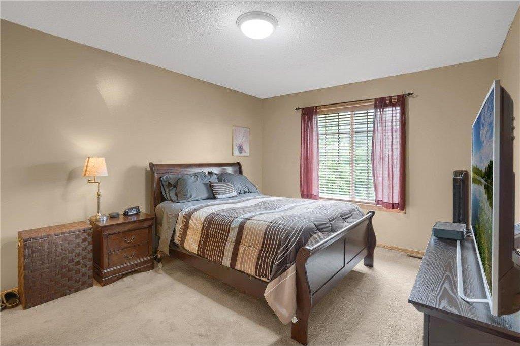 Unity Ln N, Minneapolis, MN 55443