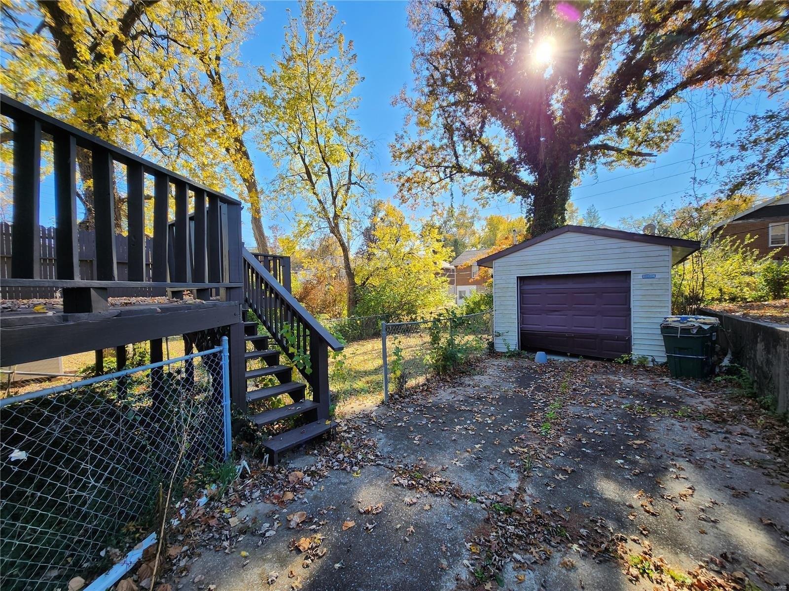 John Pl, Saint Louis, MO 63114