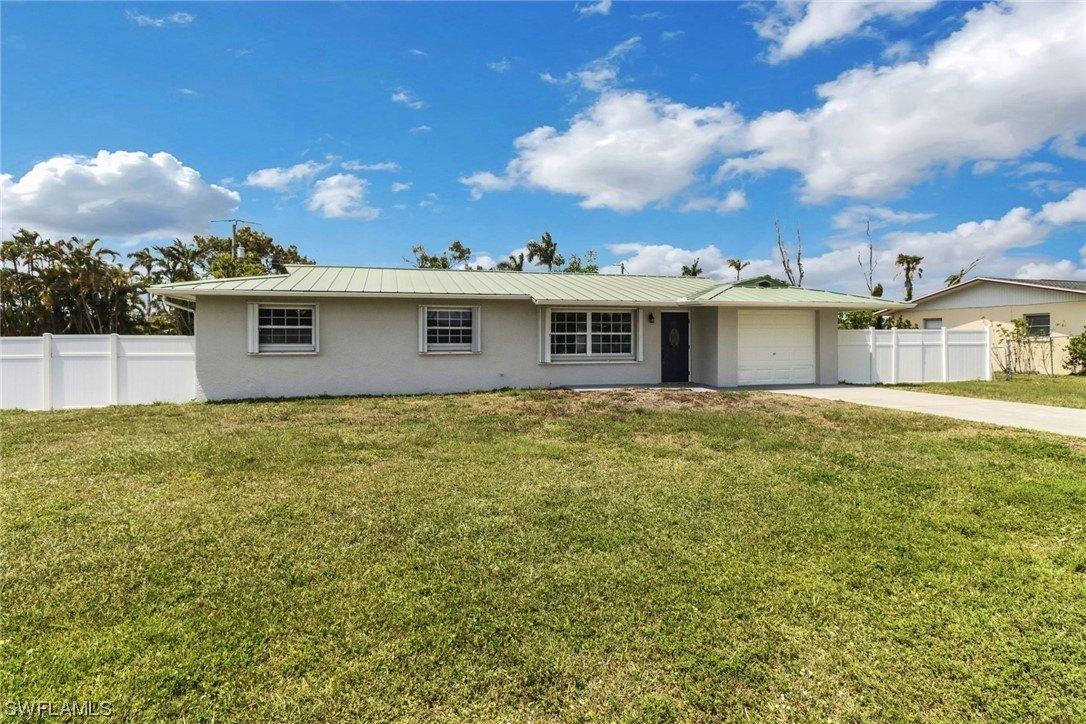 Charles St, Fort Myers, FL 33905