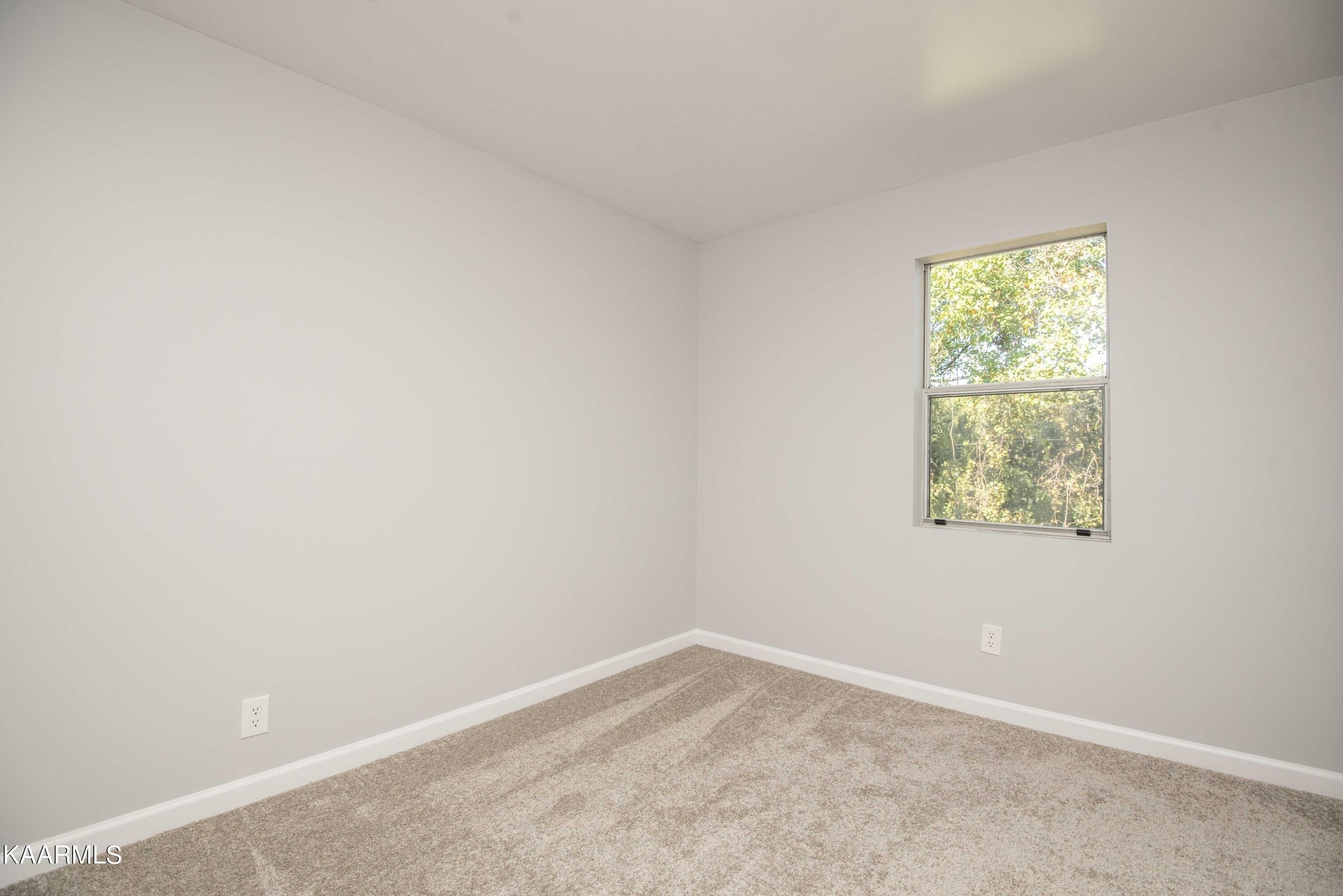 W Newton St, Alcoa, TN 37701
