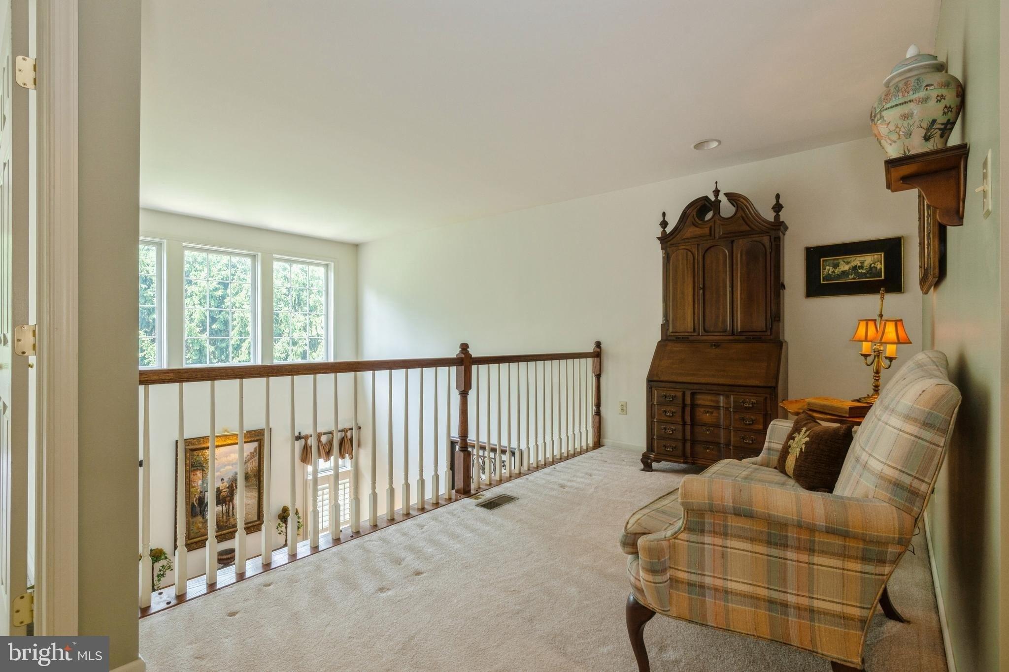 Greycliffe Ln, Ambler, PA 19002