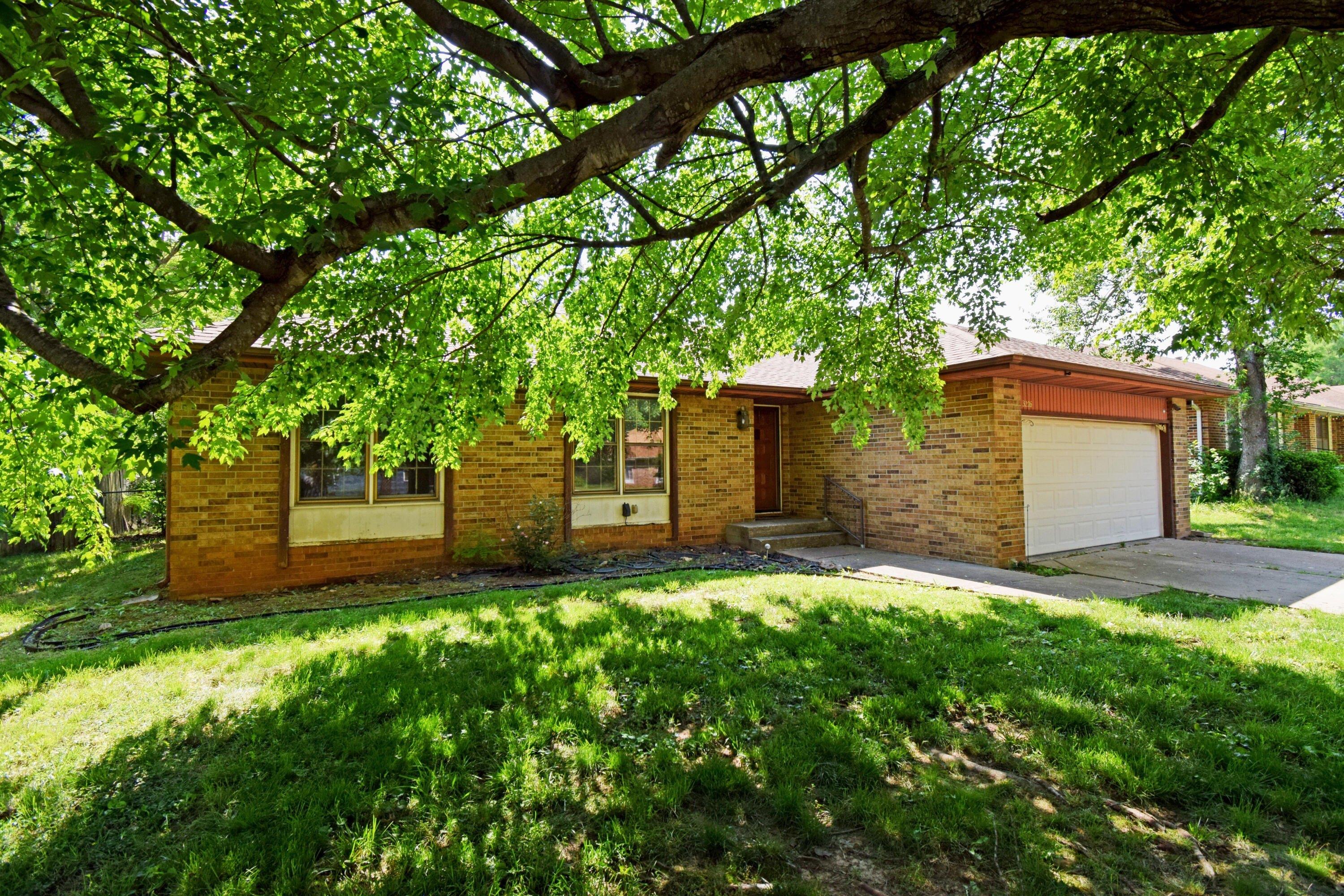 S Benton Ave, Springfield, MO 65807