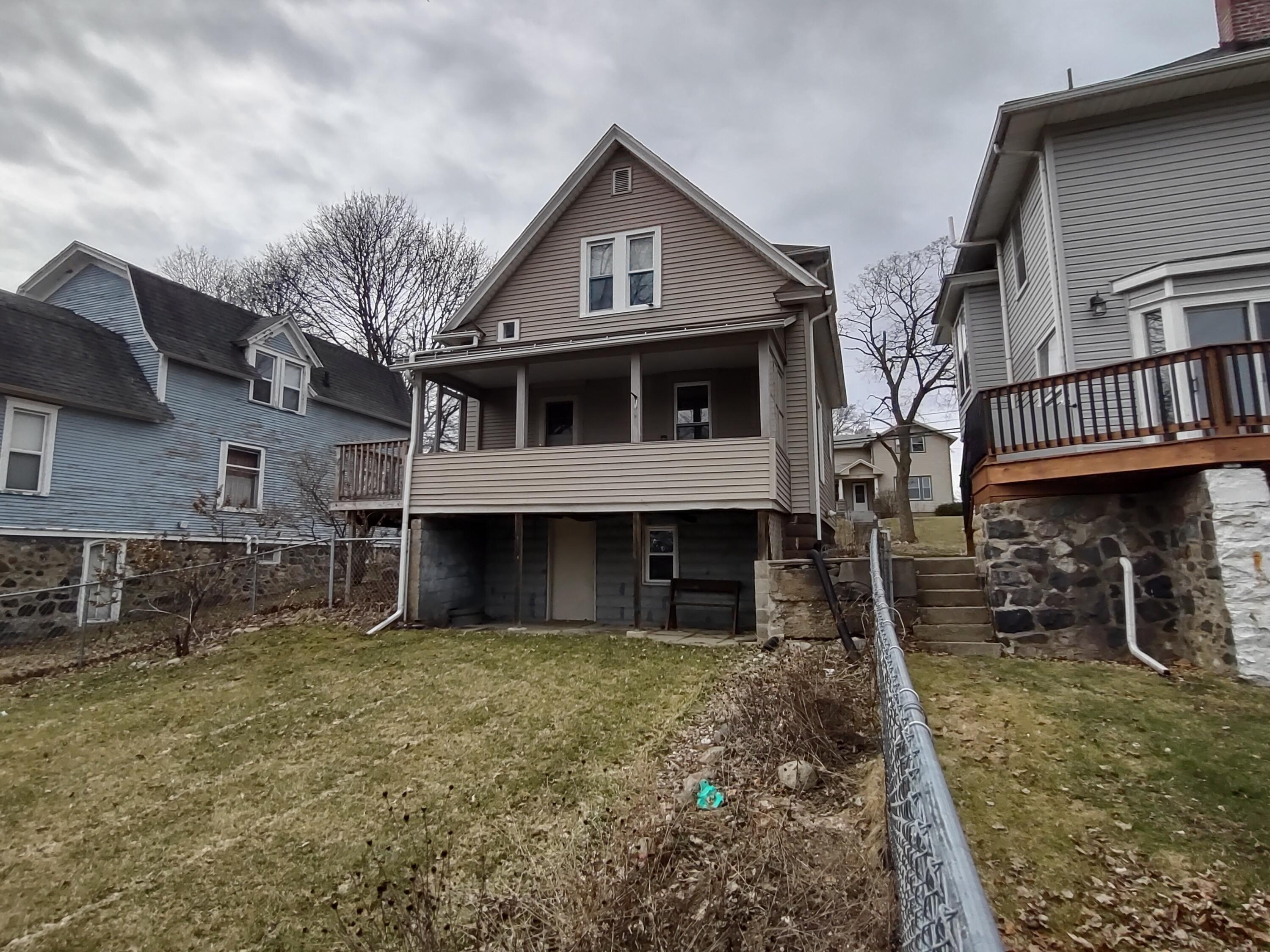 Edgewood St, Jackson, MI 49201