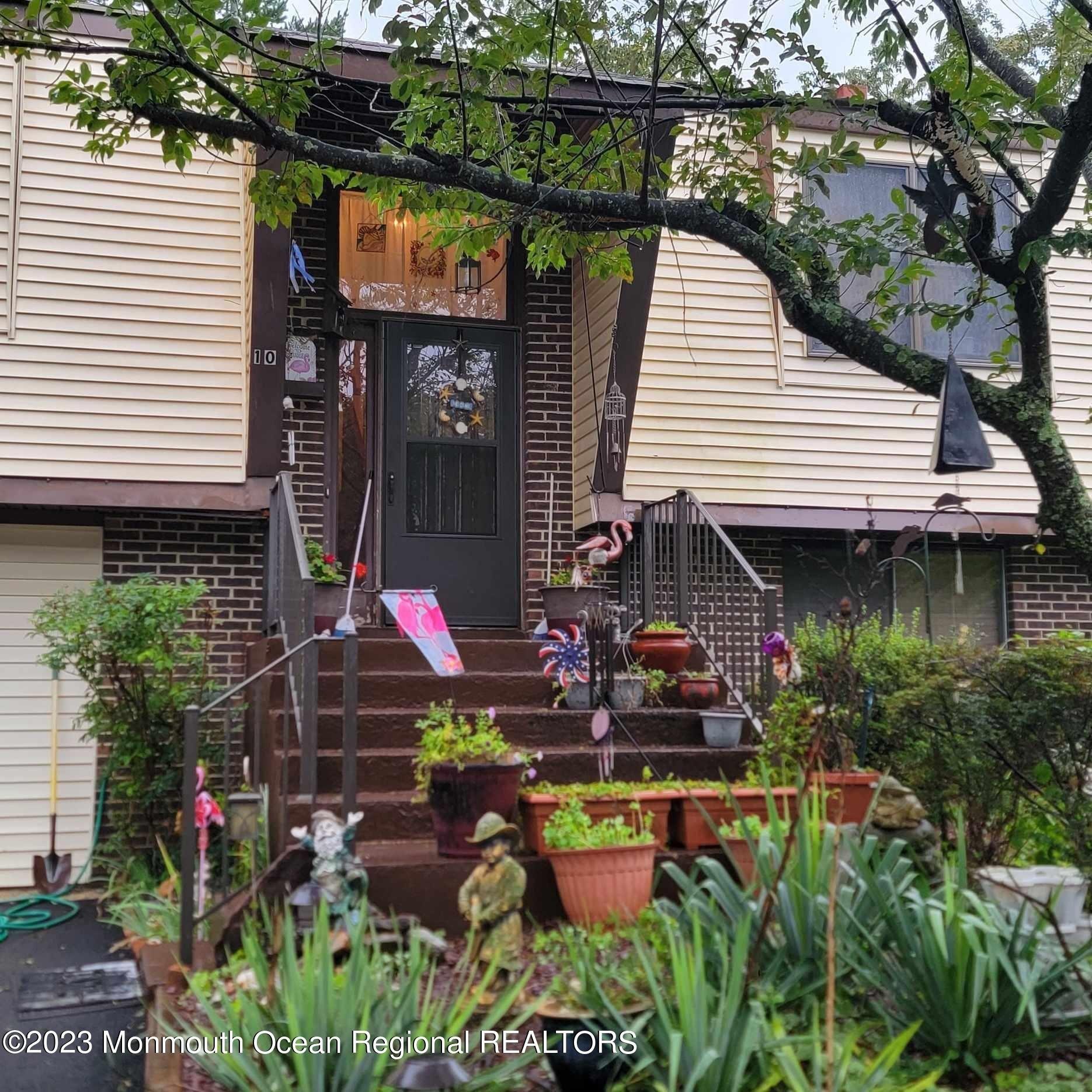 Cambridge Dr, Jackson, NJ 08527