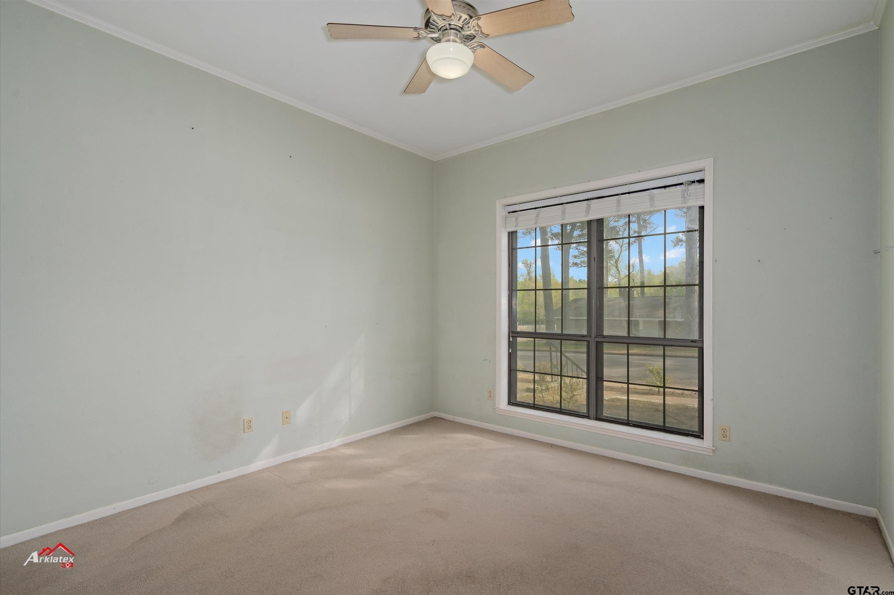 Westwood Dr, Henderson, TX 75654