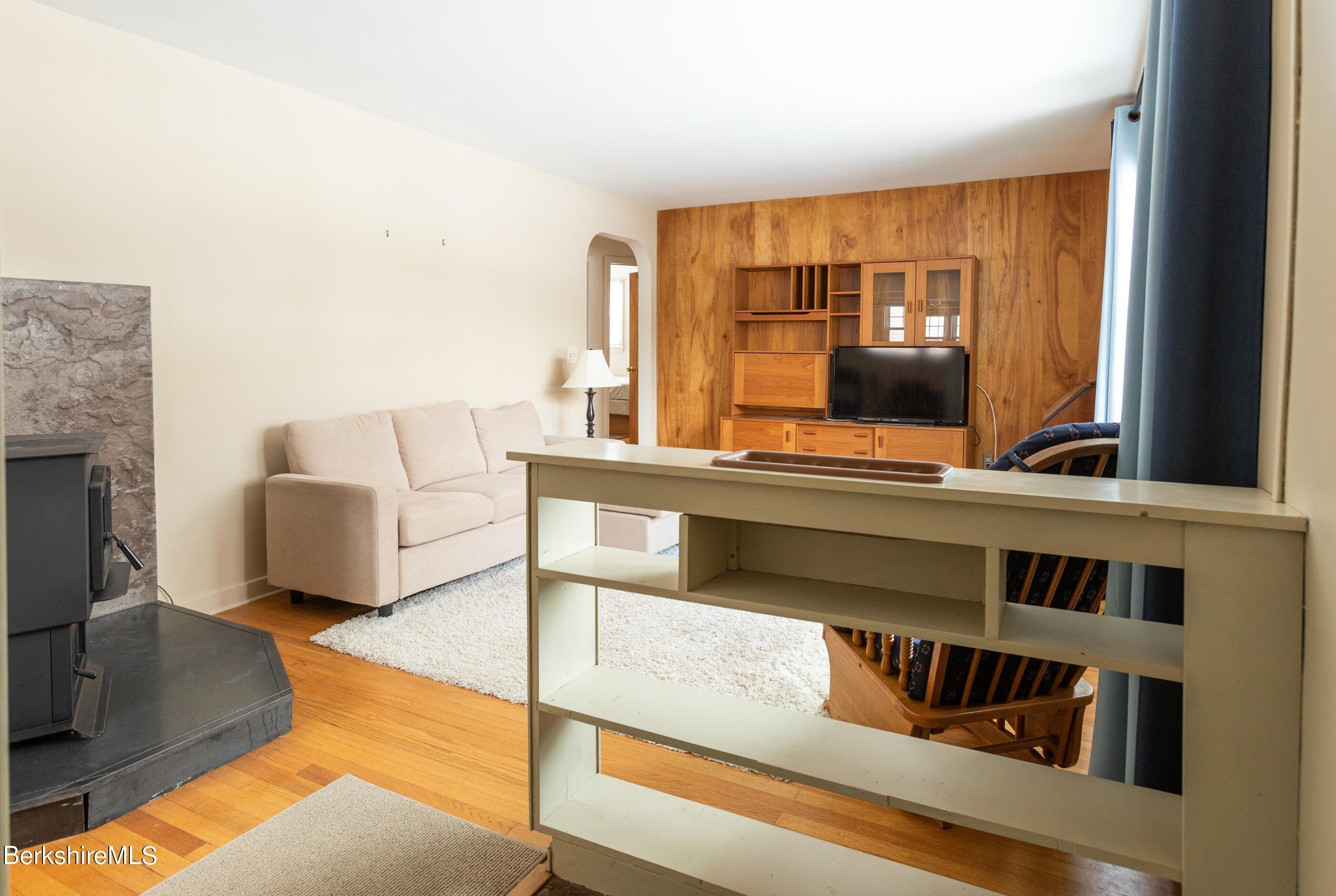 Hopewell Dr, Pittsfield, MA 01201