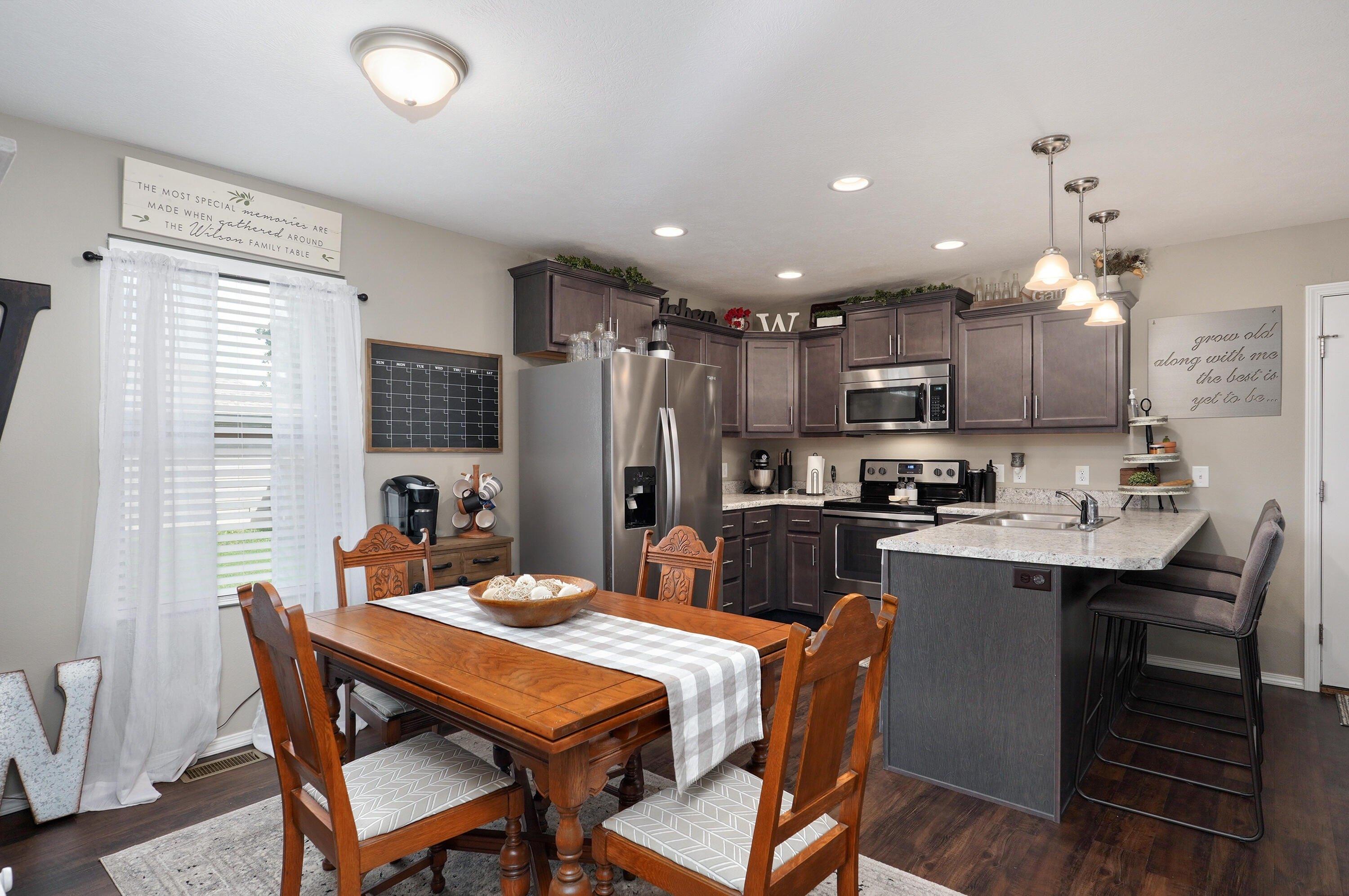S Calabria Ave, Republic, MO 65738