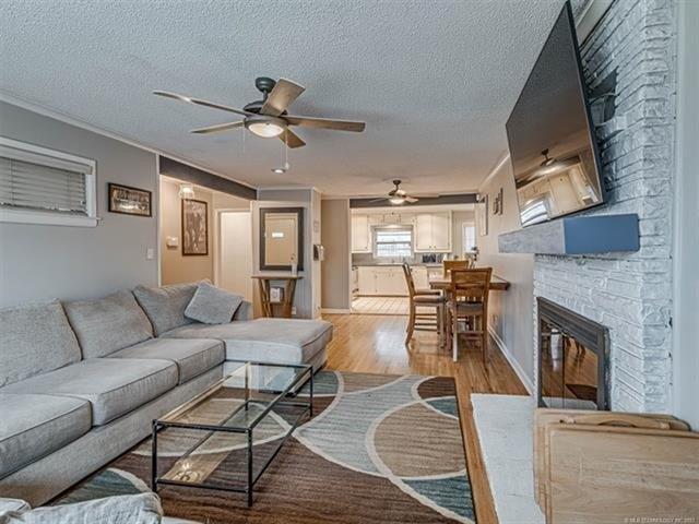 E 38th Pl, Tulsa, OK 74135