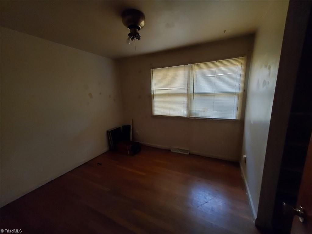 Whippoorwill Dr, Greensboro, NC 27407