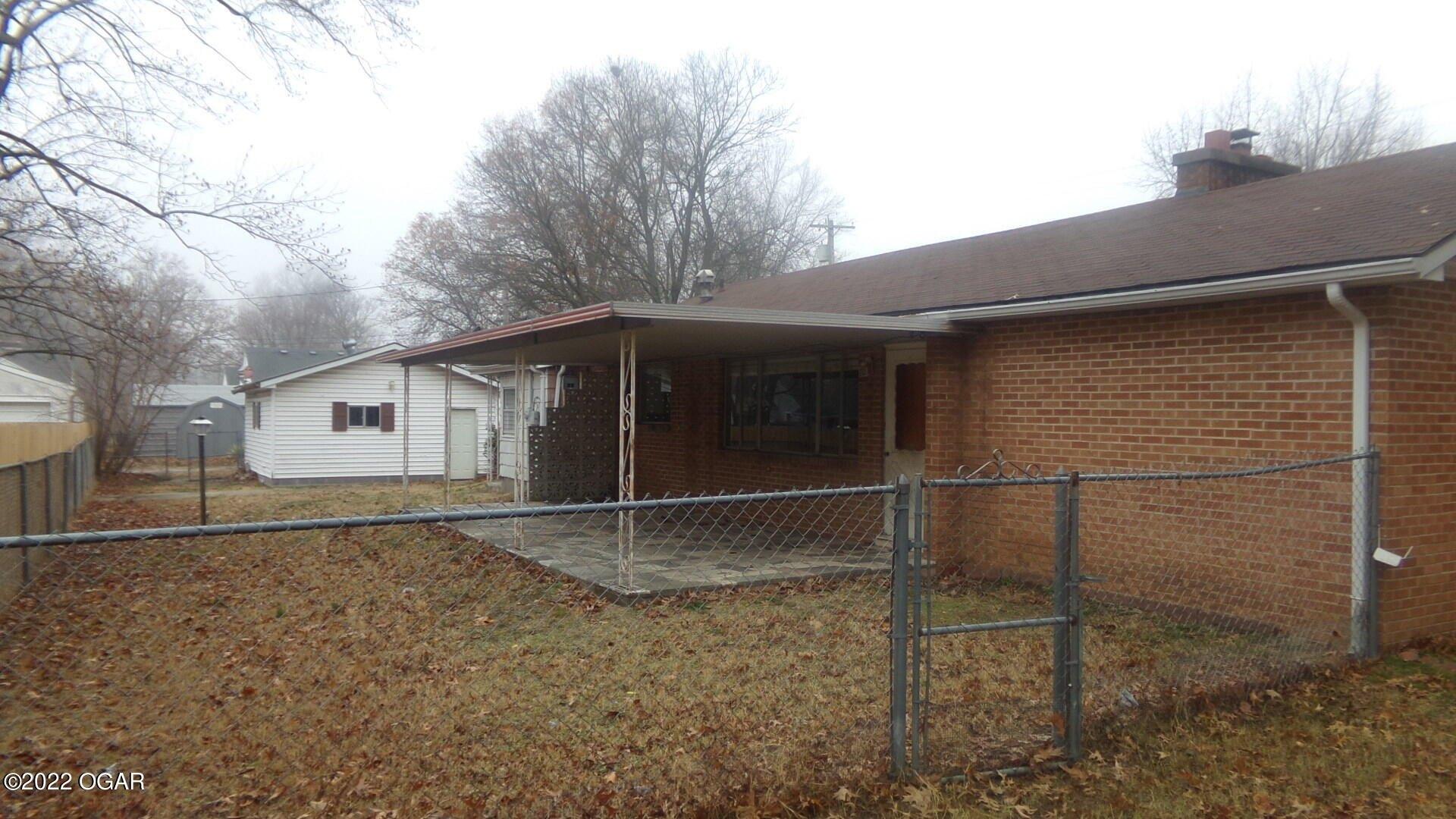 W Cleveland Ave, Monett, MO 65708