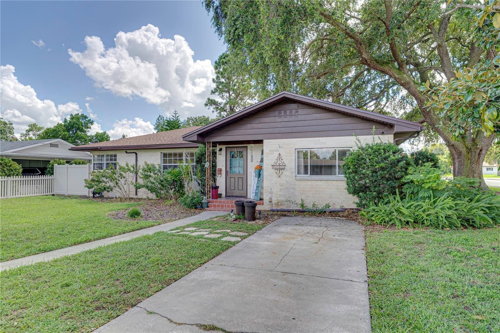 Avenue F Se, Winter Haven, FL 33880