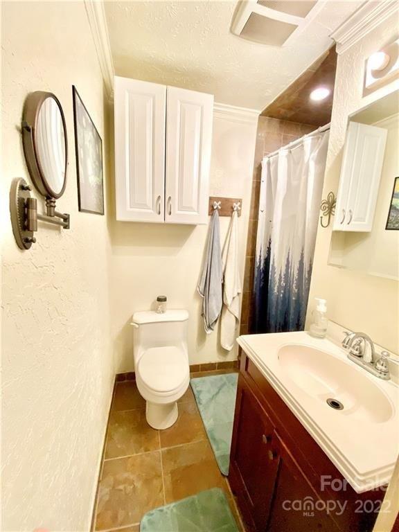 Tilson Dr, Mars Hill, NC 28754
