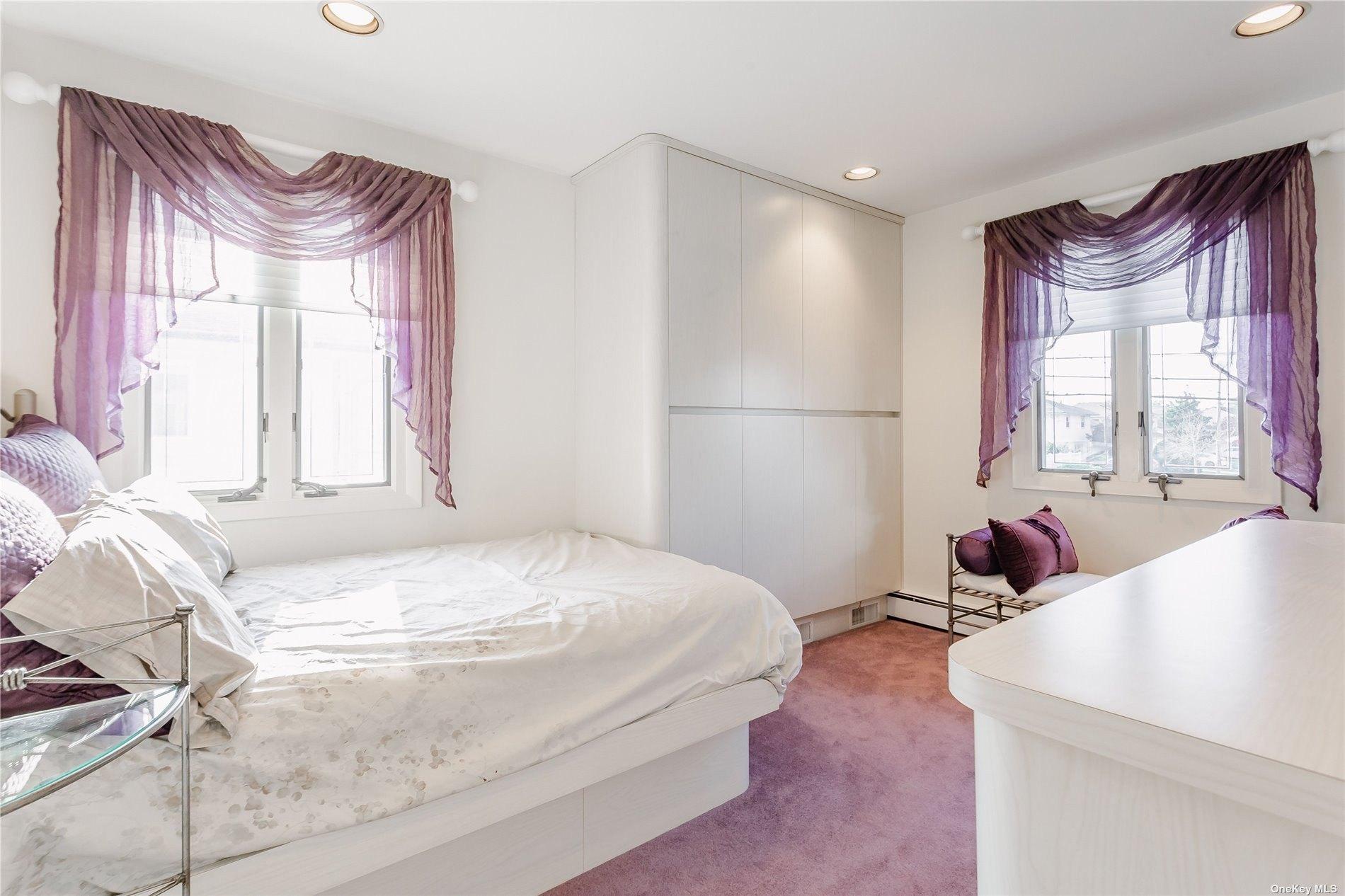 Randy Ln, Bellmore, NY 11710