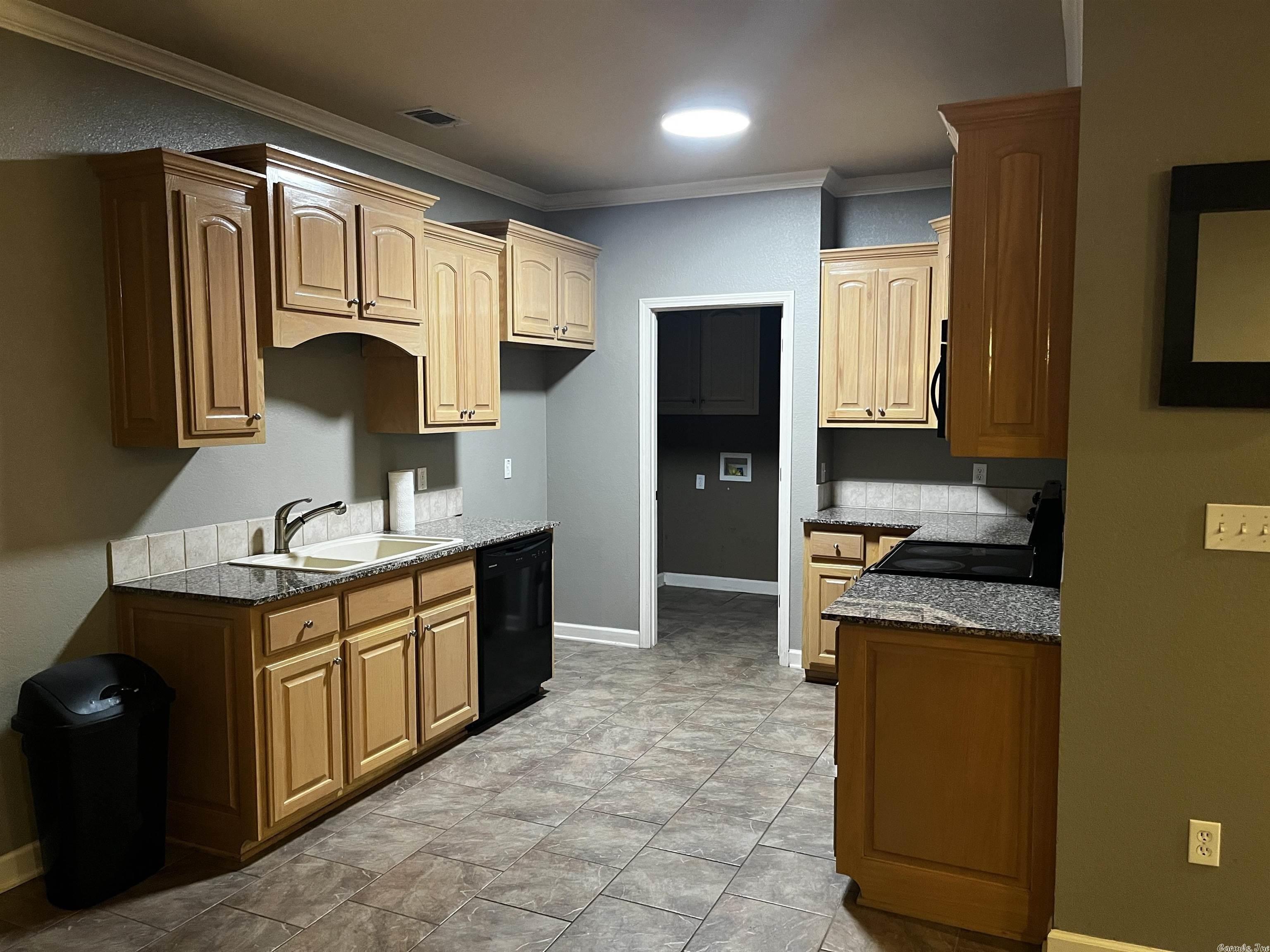 Wisteria Dr, Bauxite, AR 72011