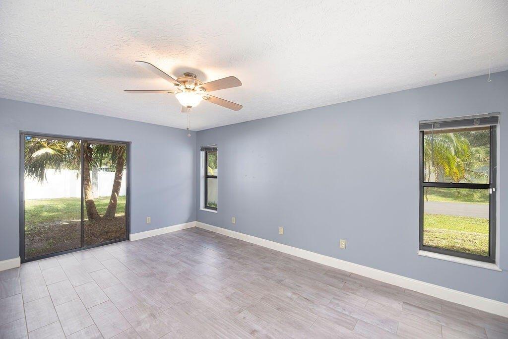 Sw Chapman Ave, Port Saint Lucie, FL 34984