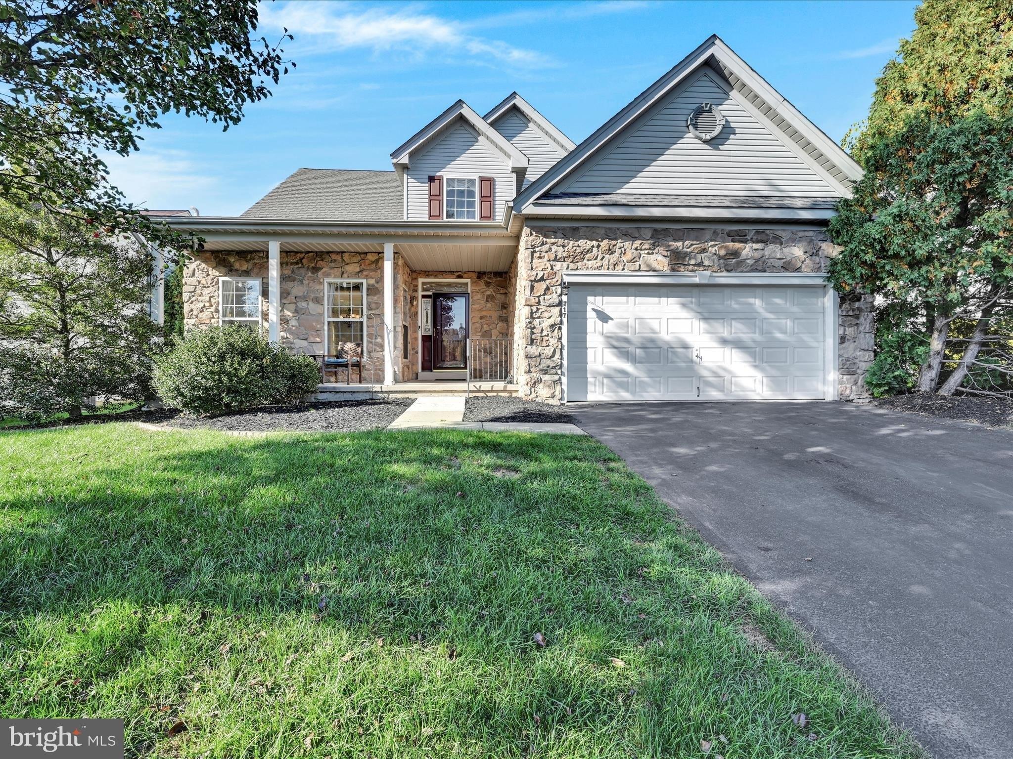 S Settlers Cir, Warrington, PA 18976