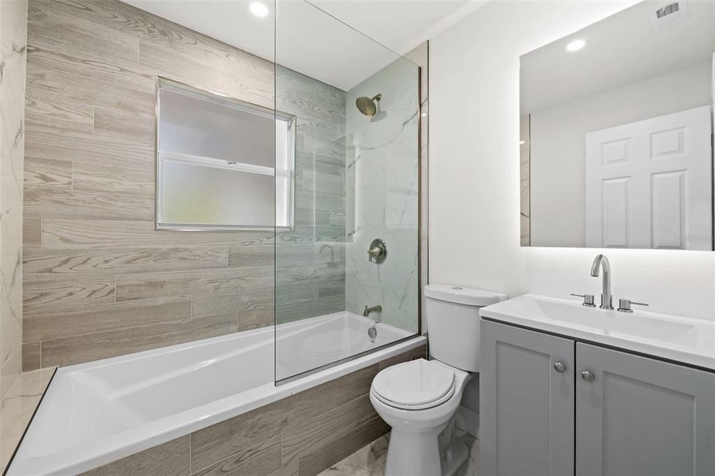Hillview St, Sarasota, FL 34239