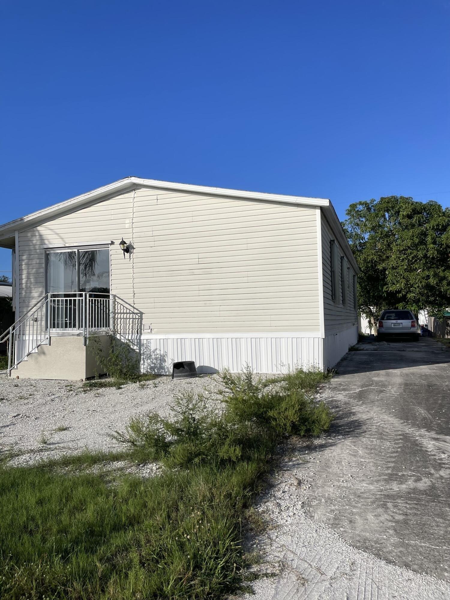 Se Skylark Ave, Hobe Sound, FL 33455