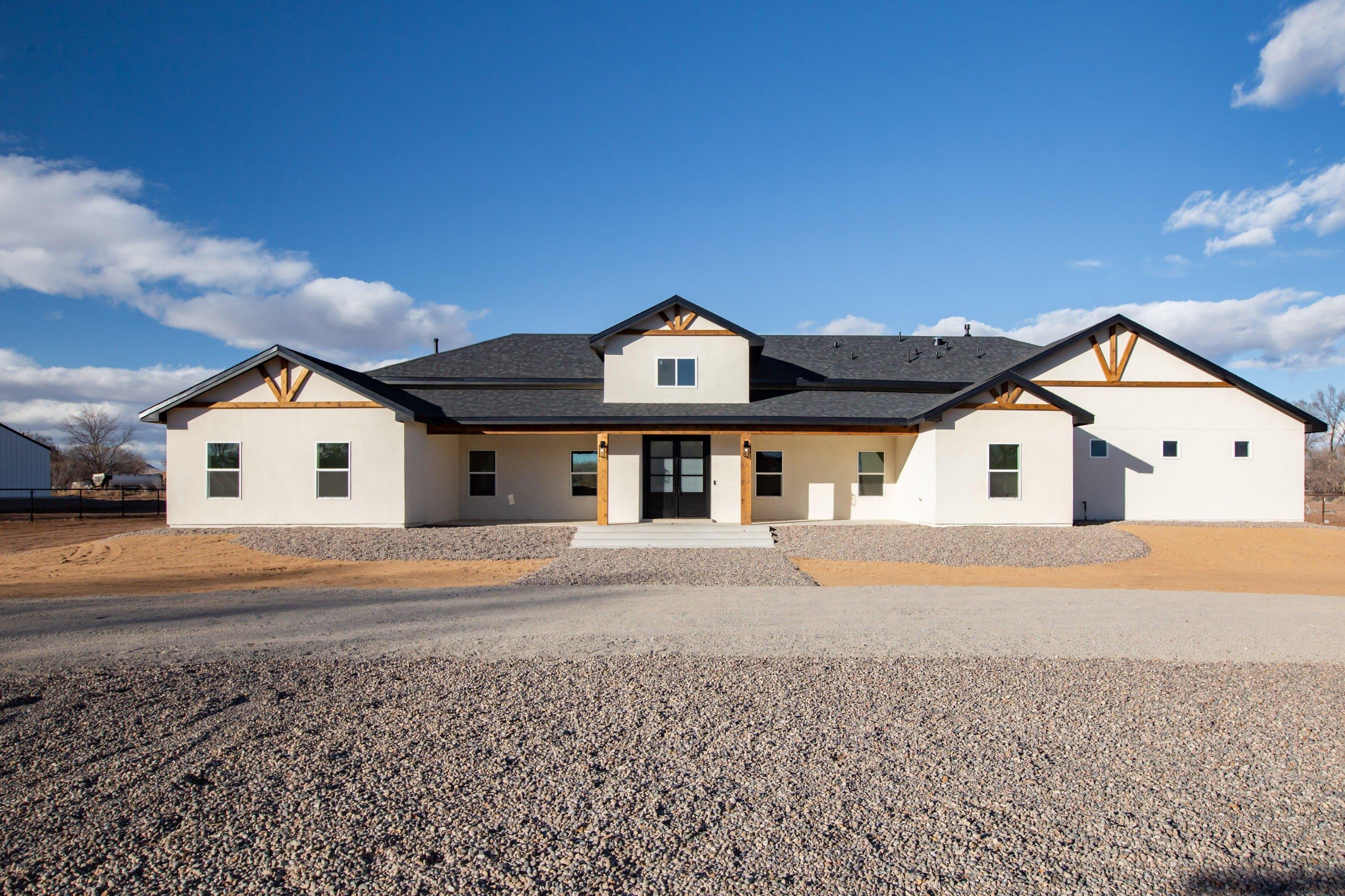 Benito Ln, Los Lunas, NM 87031