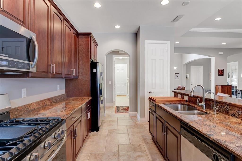 Mangrove Edge Ct, Bradenton, FL 34208