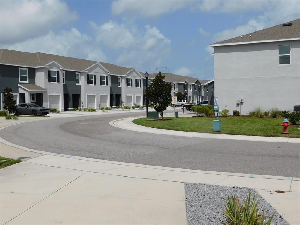 Falling Blue Pl, Riverview, FL 33578