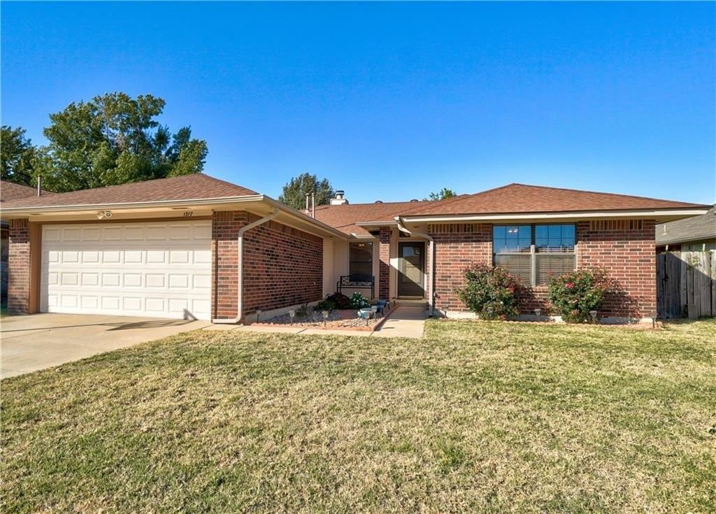 Oswego Dr, Yukon, OK 73099