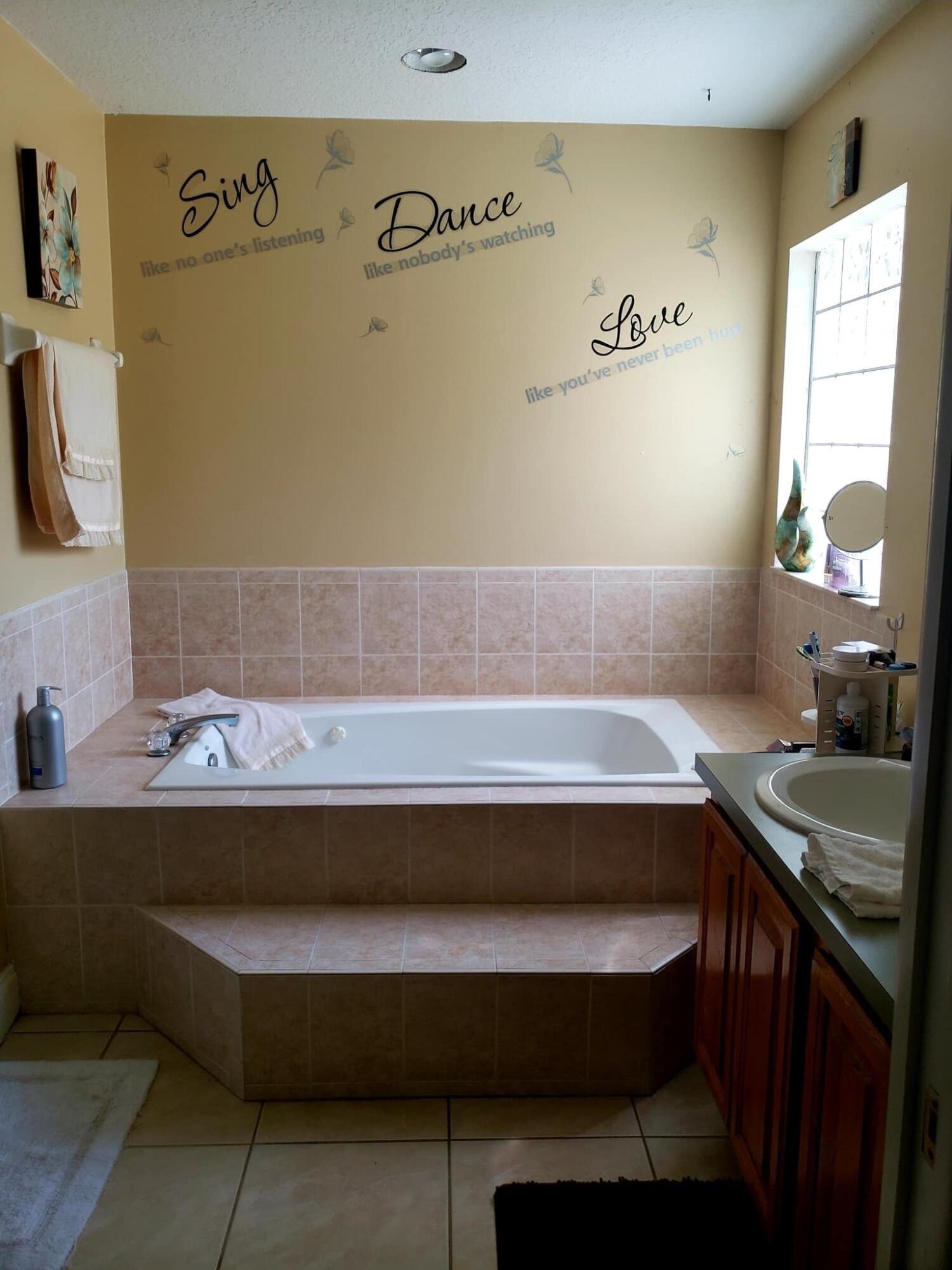 Nw 31st Ln, Okeechobee, FL 34972