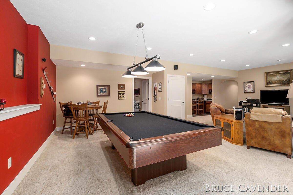 Sundial Dr Ne, Grand Rapids, MI 49525