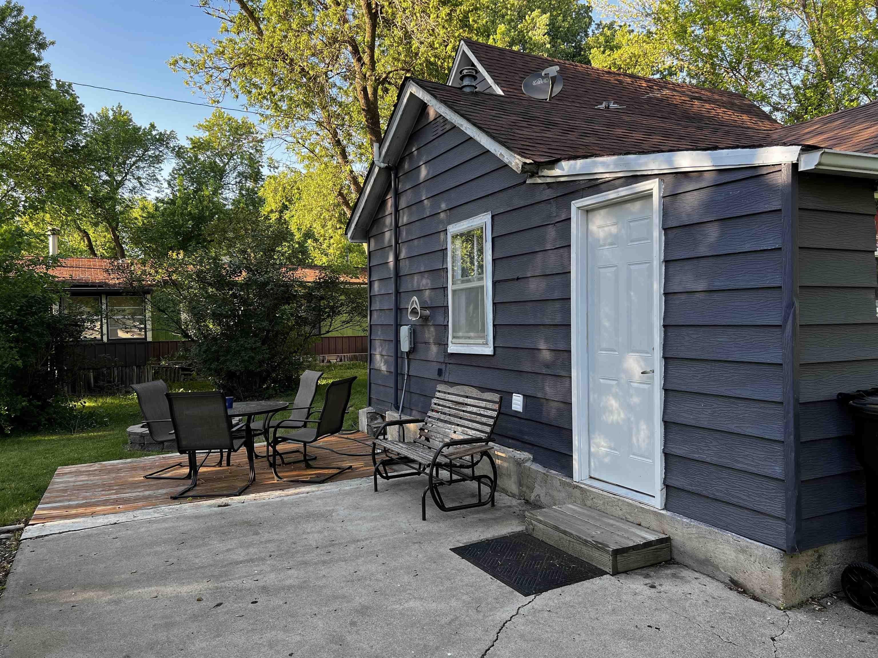 Cedar St, Meriden, IA 51037