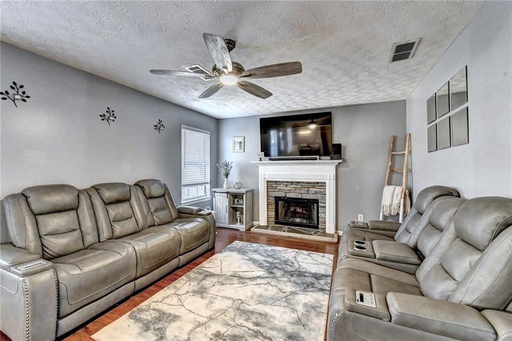 Bradford Walk Trl, Buford, GA 30519